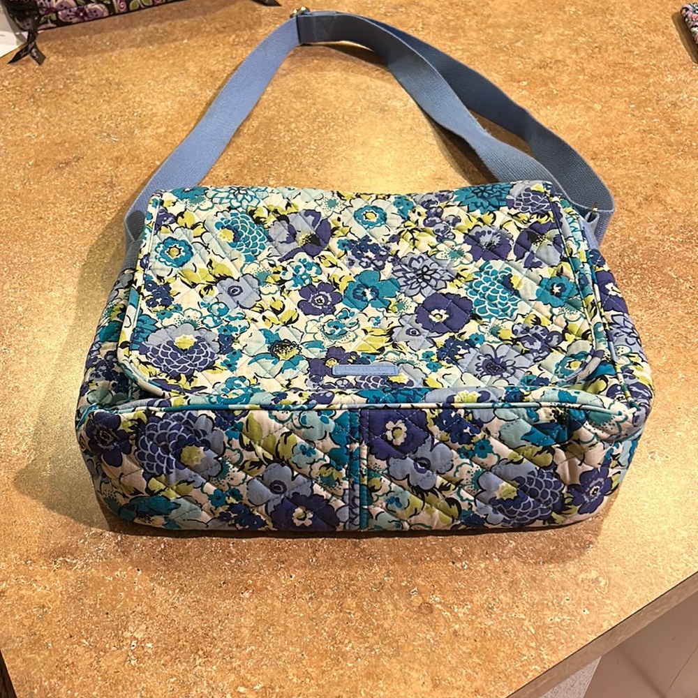 Vera Bradley messenger bag
